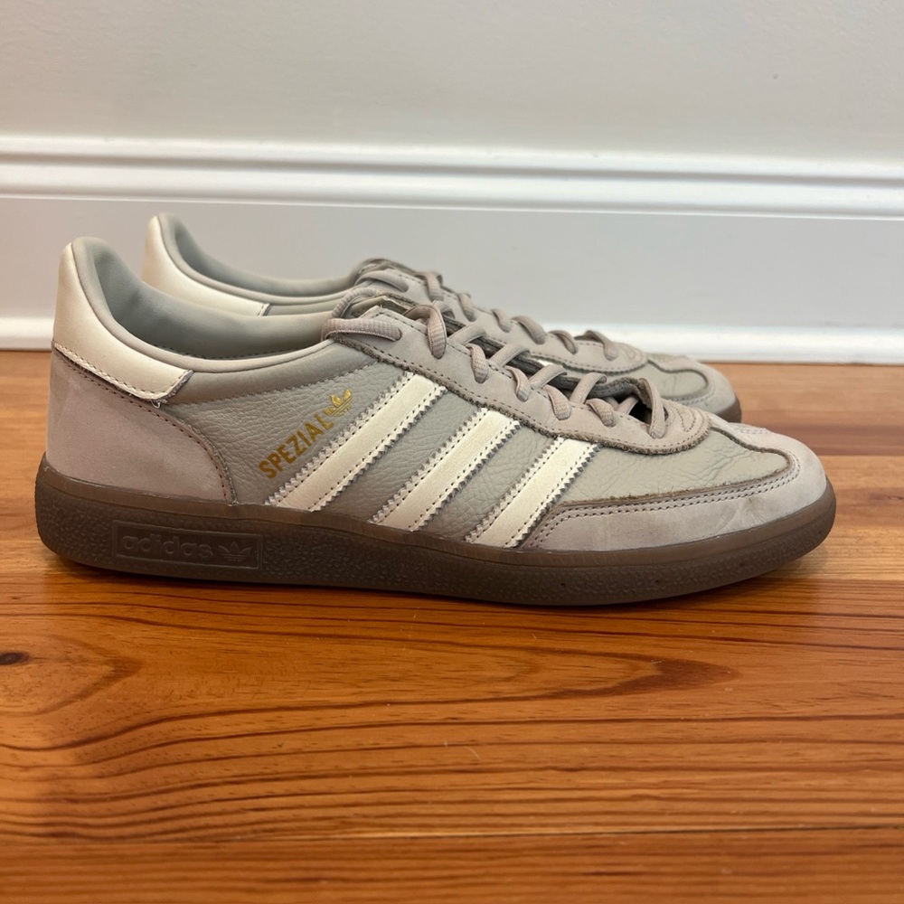 Adidas Handball Spezial Sneakers Mens 9.5 Beige Leather KK1152 Retro Casual